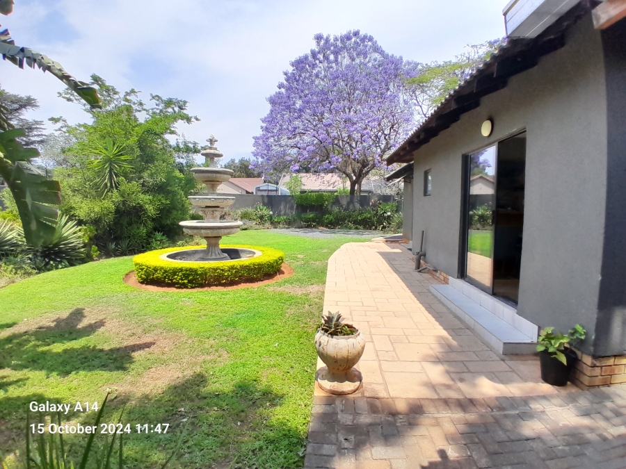 6 Bedroom Property for Sale in Protea Park North West